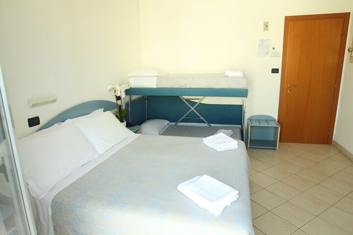Room 9 of 108