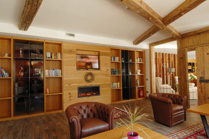 Hotel Interior 9 of 70