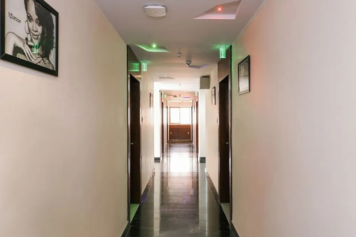 Room 8 of 17