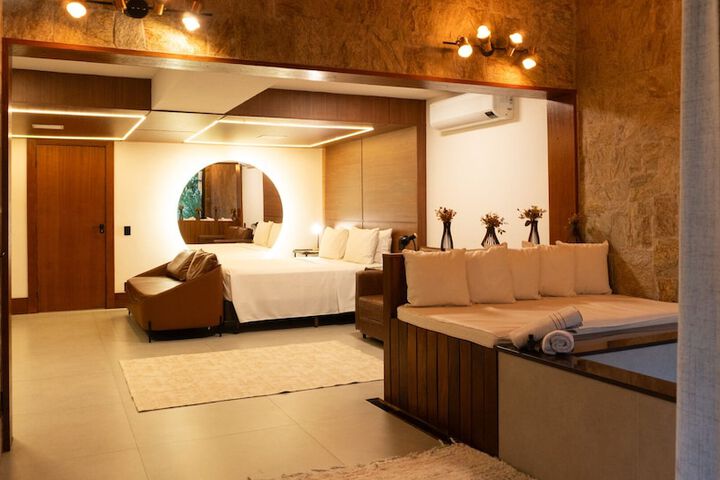 Room 5 of 75