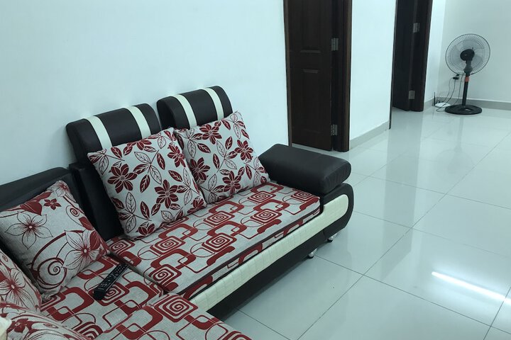 Room 9 of 14