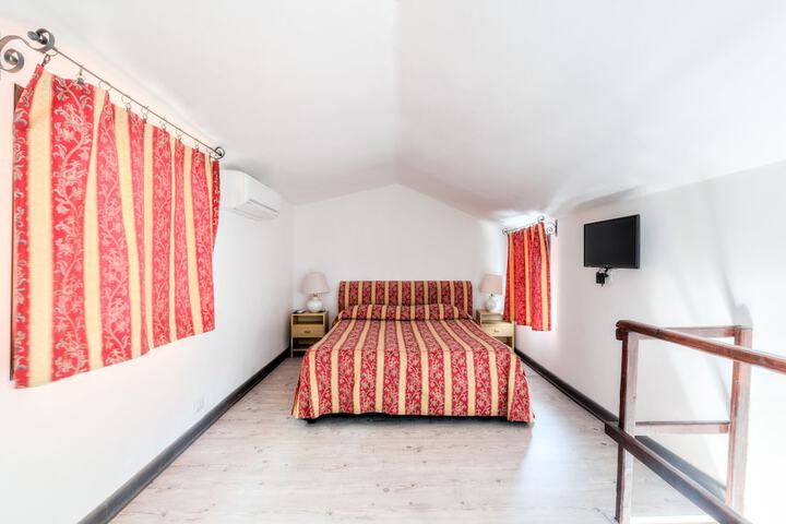 Room 6 of 61
