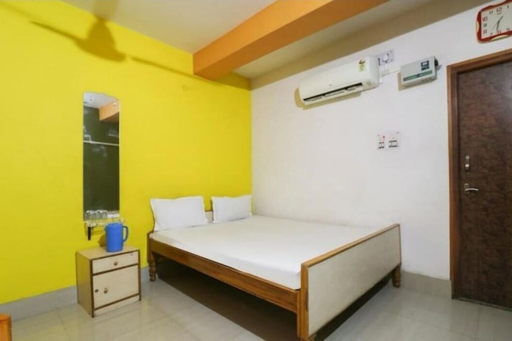 Room 4 of 17