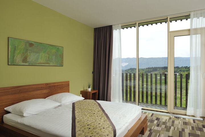 Room 4 of 46