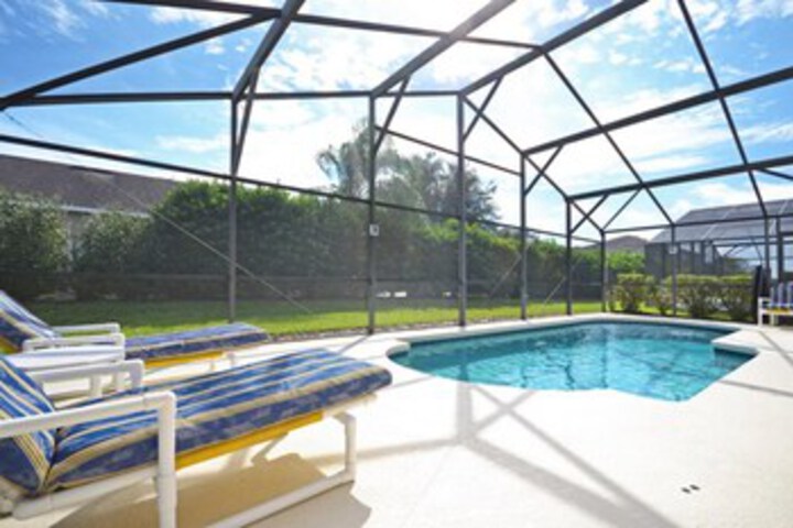Pool 16 of 26