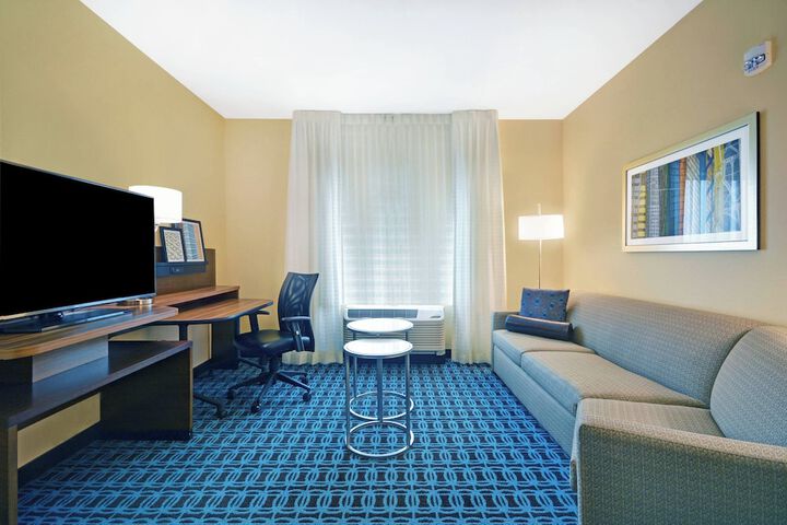 Room 14 of 37