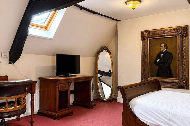 Room 13 of 47
