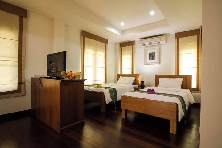Room 10 of 40
