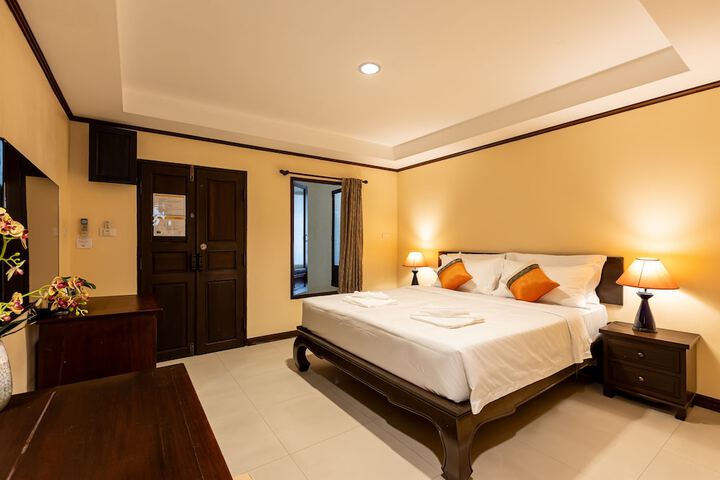 Room 5 of 37