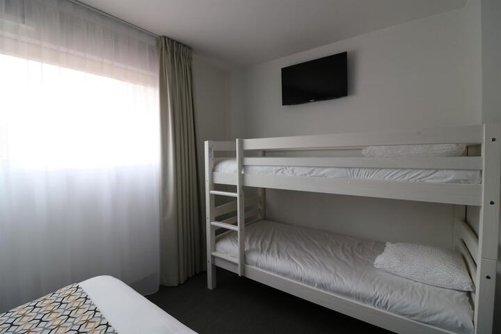 Room 34 of 66