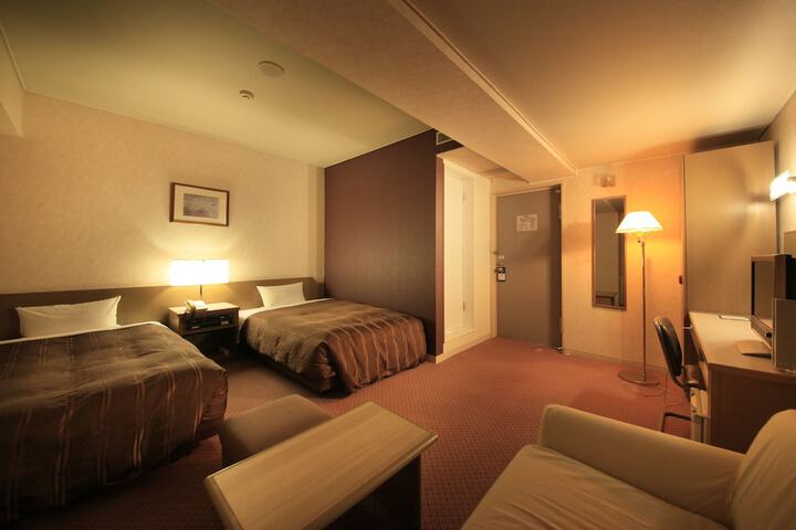 Room 10 of 49