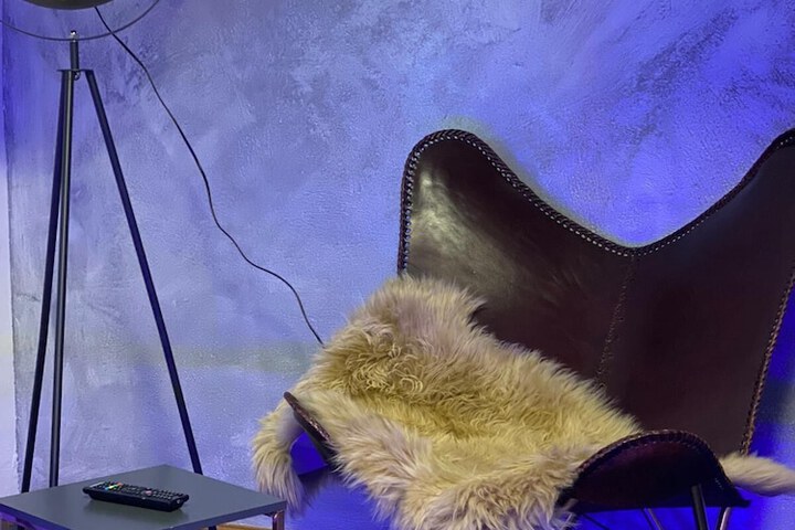 Room 2 of 16