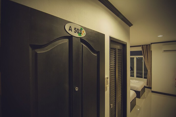 Room 9 of 43