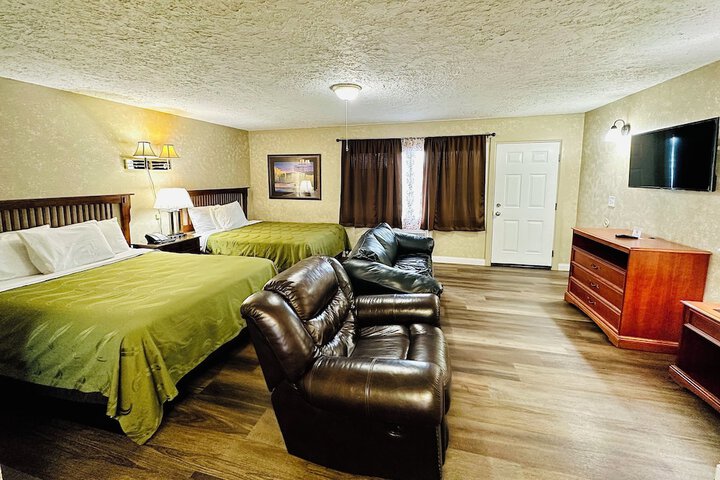 Room 25 of 40