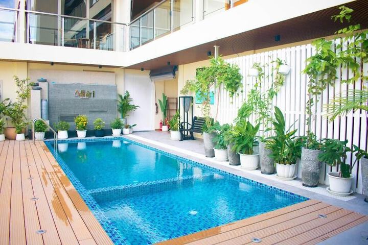 Pool 4 of 9