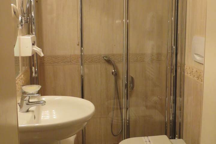 Room 45 of 63