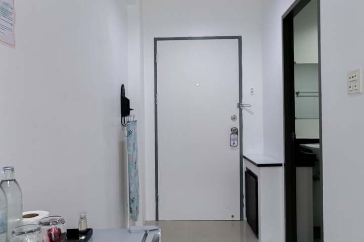 Room 6 of 94