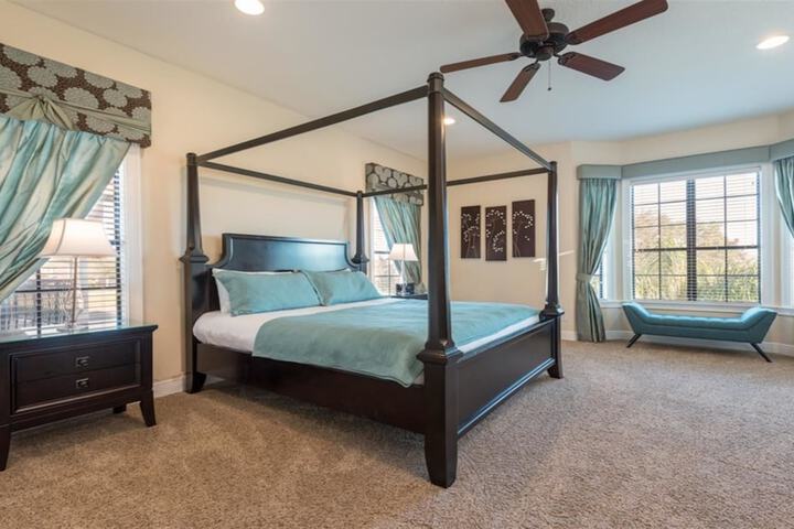 Room 9 of 36