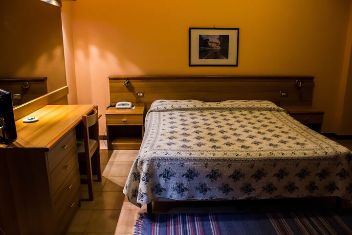 Room 11 of 22