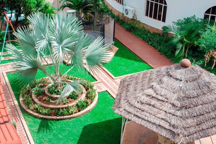 Hotel Exterior 49 of 54