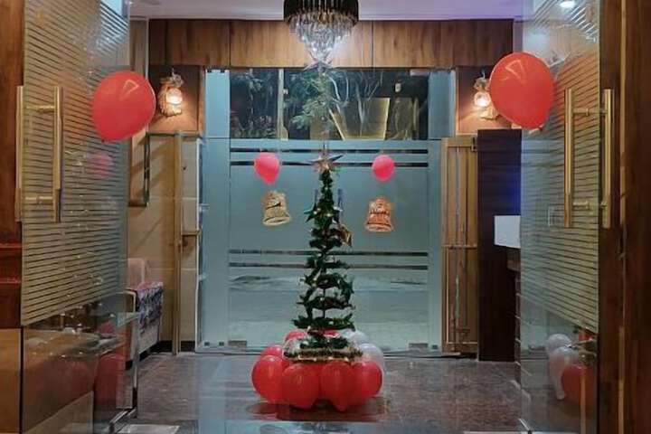 Hotel 2 of 107