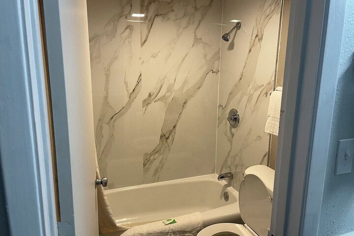 Room 15 of 19