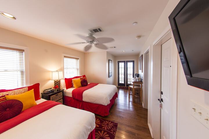 Room 9 of 34