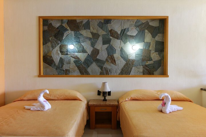 Room 5 of 17