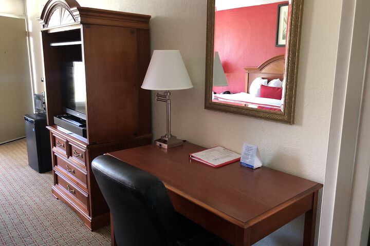 Room 8 of 52