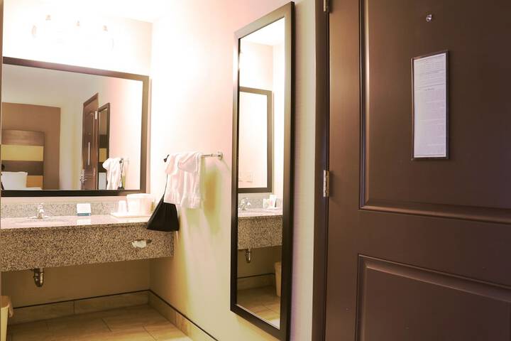 Bathroom sink
