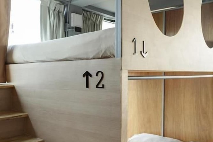 Room 17 of 31