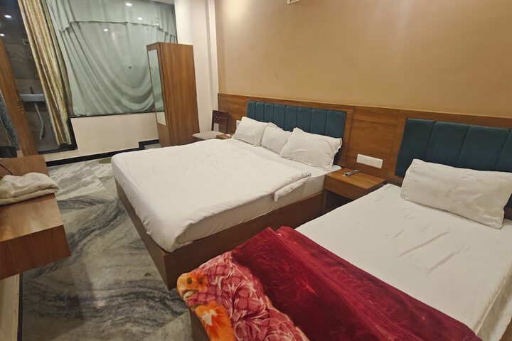 Room 8 of 21