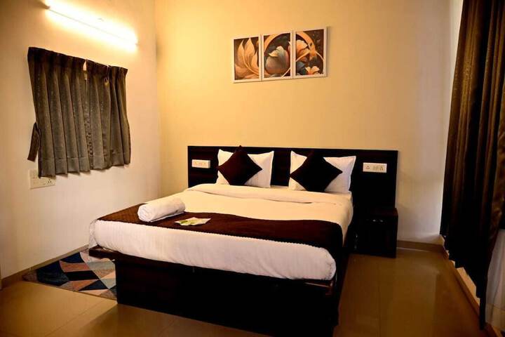 Room 6 of 20