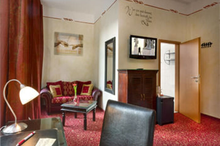 Room 14 of 38