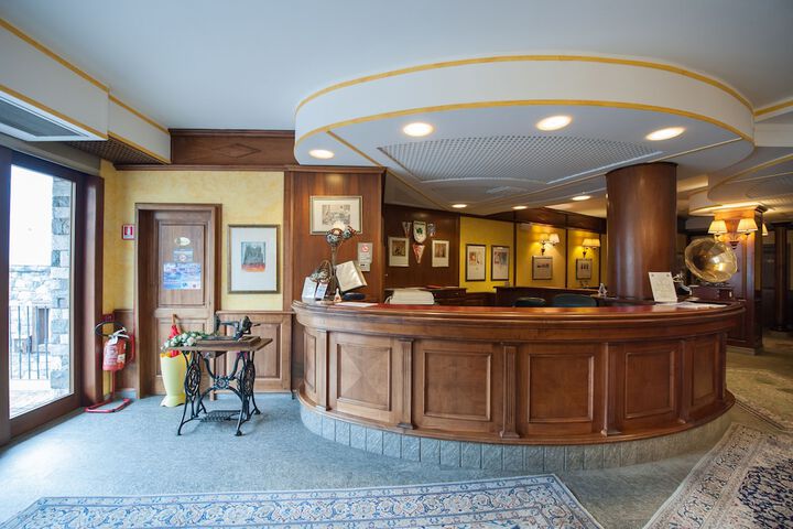 Hotel Interior 6 of 99