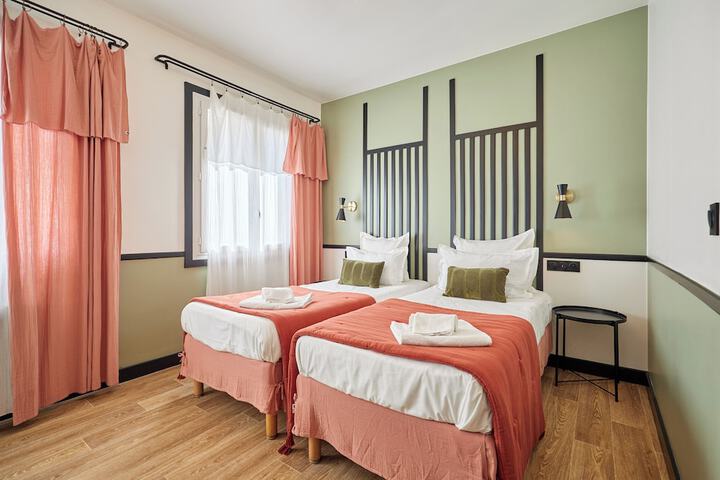 Room 4 of 36
