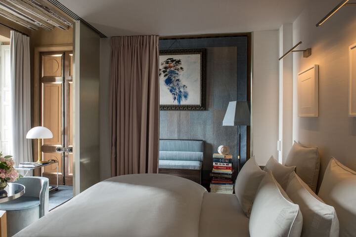 Room 12 of 48