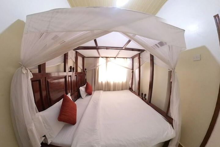 Room 4 of 44