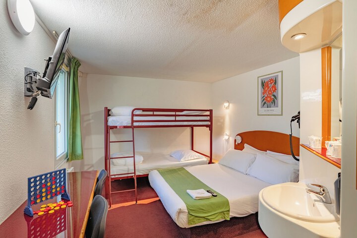 Room 8 of 24