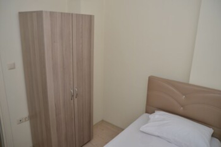 Room 13 of 25