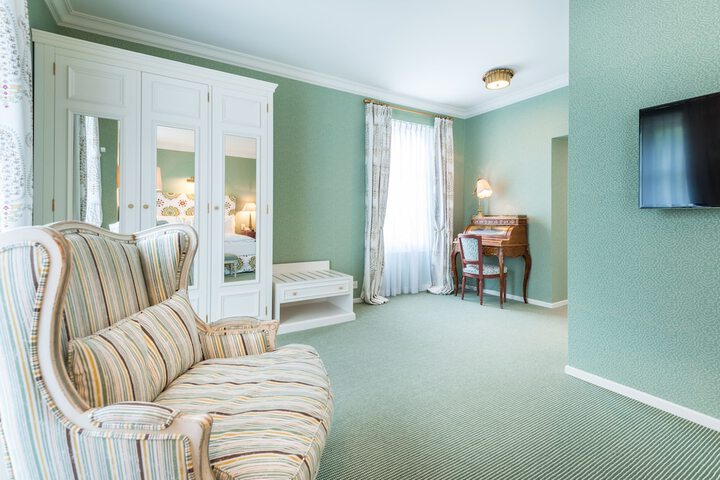 Room 32 of 59