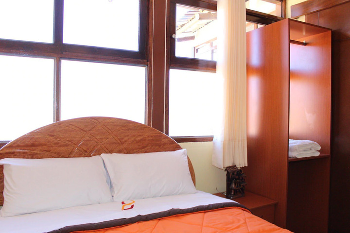 Room 4 of 10