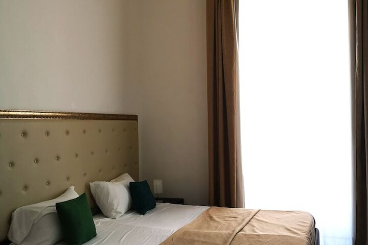 Room 15 of 40