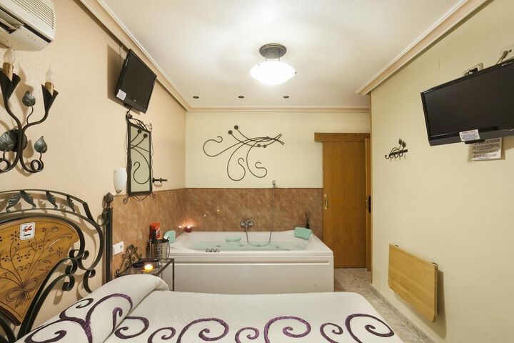 Room 16 of 23