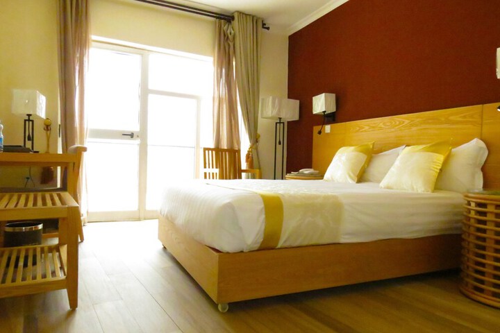 Room 9 of 25