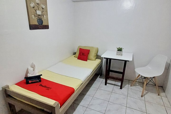Room 6 of 19
