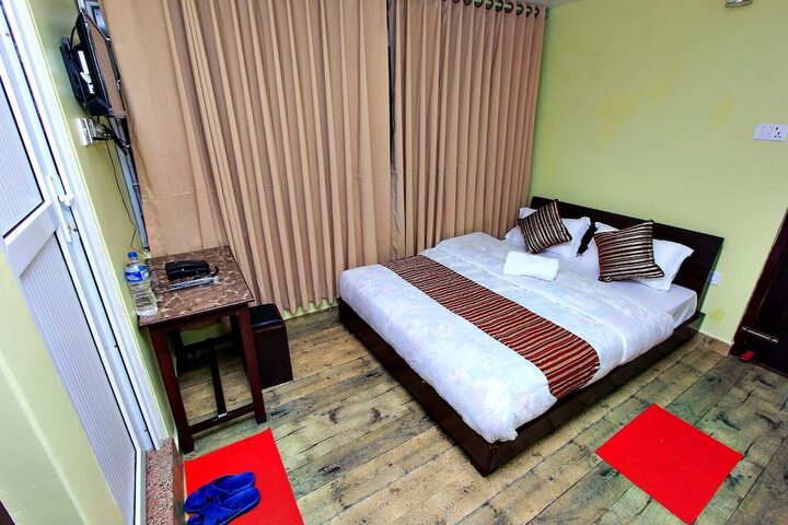Room 5 of 30