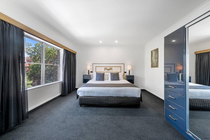 Room 48 of 92