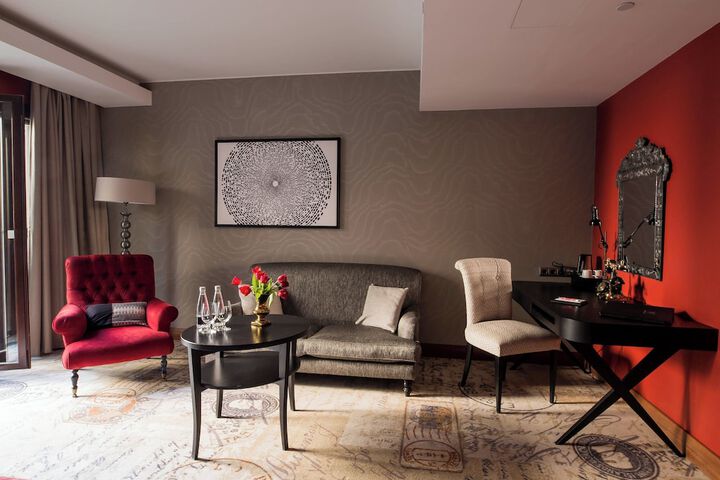 Room 46 of 96