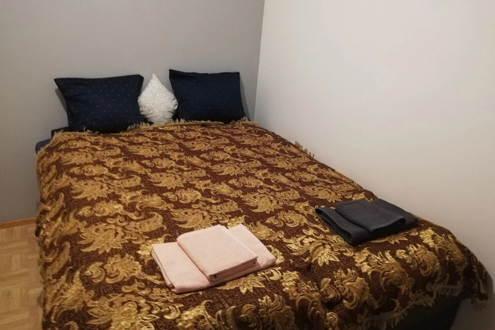 Room 2 of 18